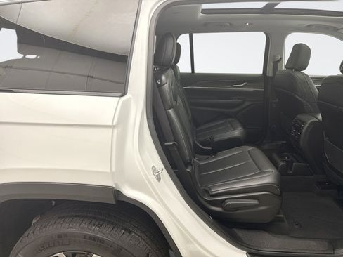 Used 2023 Jeep Grand Cherokee L Limited image 19