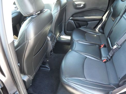 Used 2020 Jeep Compass Latitude AWD/4WD image 32