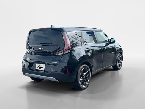 Used 2023 Kia Soul EX FWD image 4