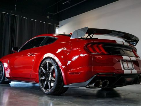 Used 2021 Ford Mustang Shelby GT500 w/ Carbon Fiber Track Pack image 33