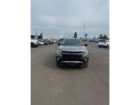 Used 2022 Chevrolet Colorado Z71 image 2