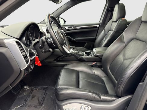 Used 2016 Porsche Cayenne AWD/4WD image 17