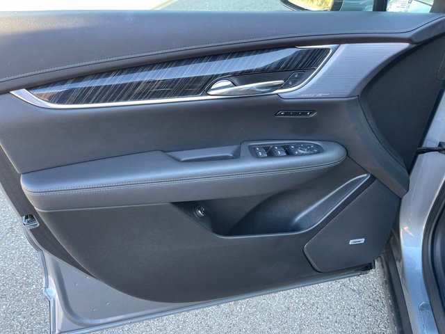 Used 2025 Cadillac XT6 Premium Luxury AWD/4WD image 21