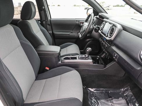 Certified 2023 Toyota Tacoma TRD Off-Road AWD/4WD image 17