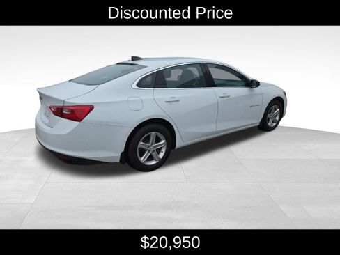 Used 2022 Chevrolet Malibu LS image 3