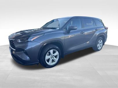 Used 2024 Toyota Highlander LE