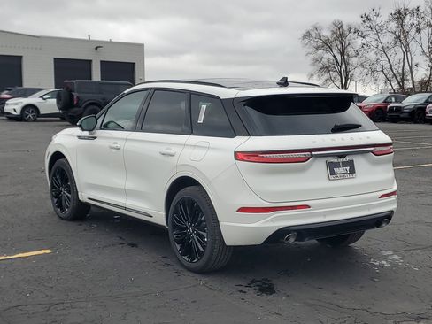 New 2026 Lincoln Corsair Premiere image 3