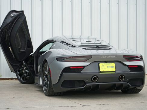 Used 2022 Maserati MC20 Coupe image 8