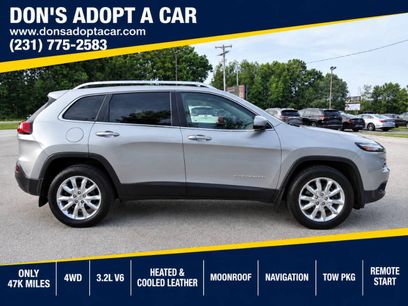 Used 2015 Jeep Cherokee 4WD Limited w/ Luxury Group w/ Luxury Group