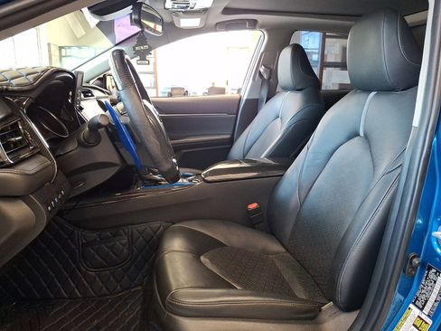 Used 2018 Toyota Camry XSE FWD image 18