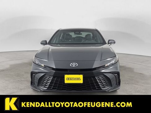 Used 2025 Toyota Camry SE FWD image 2