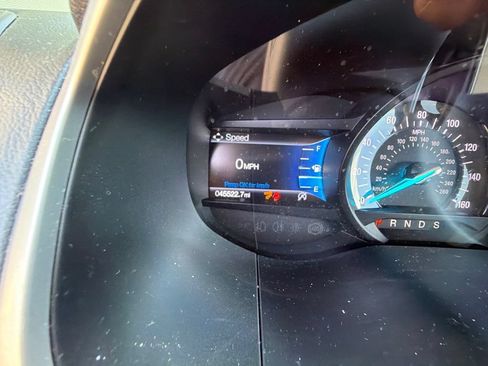 Used 2019 Ford Edge SEL w/ Equipment Group 201A FWD image 13
