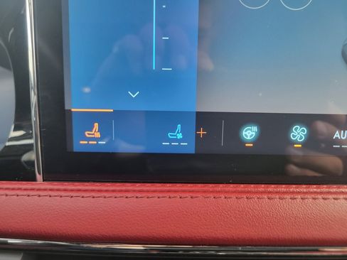 Certified 2024 Lincoln Corsair Reserve w/ Equipment Group 201A image 5