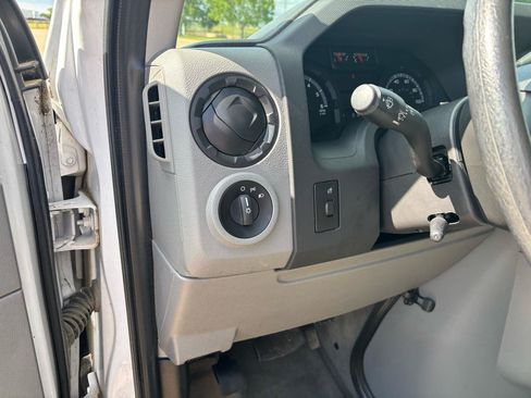 Used 2014 Ford E-350 and Econoline 350 XLT RWD image 15