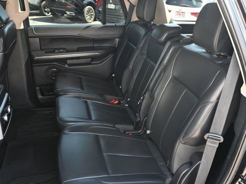 Used 2022 Ford Expedition XLT image 15