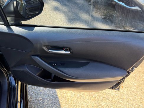 Used 2020 Toyota Corolla LE image 9