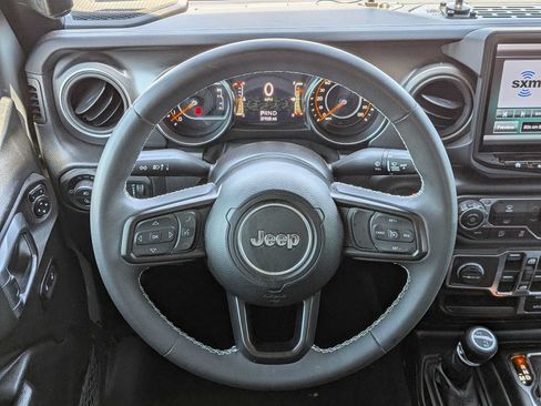Used 2023 Jeep Gladiator Sport AWD/4WD image 20