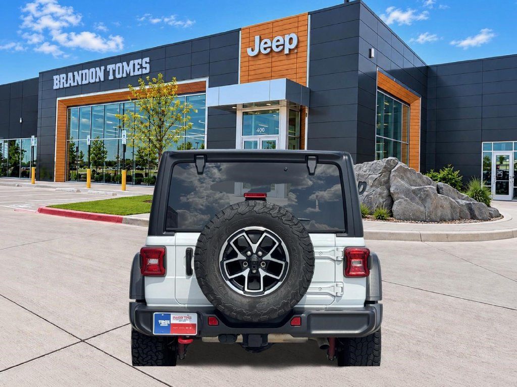 Used 2024 Jeep Wrangler Unlimited Rubicon AWD/4WD image 5