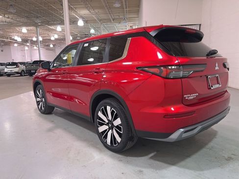 New 2025 Mitsubishi Outlander SE image 5