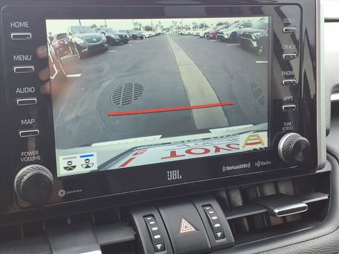 Used 2019 Toyota RAV4 Limited image 17