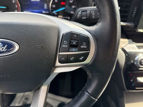 Used 2023 Ford Explorer Limited image 12