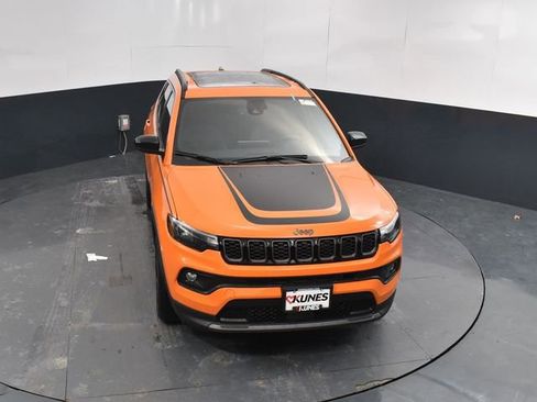 New 2026 Jeep Compass Latitude w/ Sun and Sound Group AWD/4WD image 38