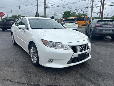Used 2015 Lexus ES 350 w/ Luxury Package FWD image 8