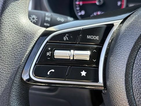 Used 2024 Kia Forte LXS w/ LXS Technology Package FWD image 11