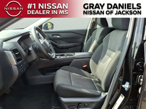 Used 2025 Nissan Rogue SV FWD image 23