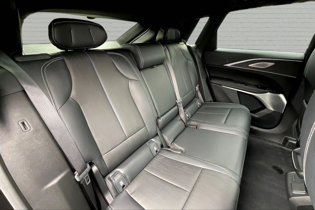 Used 2024 Cadillac Lyriq Sport RWD image 24