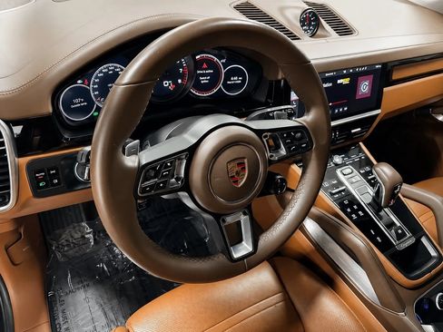 Used 2020 Porsche Cayenne Turbo AWD/4WD image 9