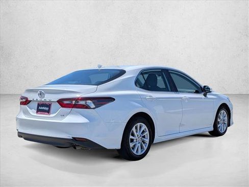 Used 2024 Toyota Camry LE FWD image 5