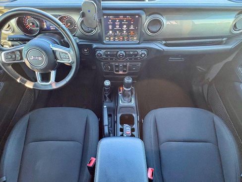 Used 2020 Jeep Wrangler Unlimited Sahara image 14