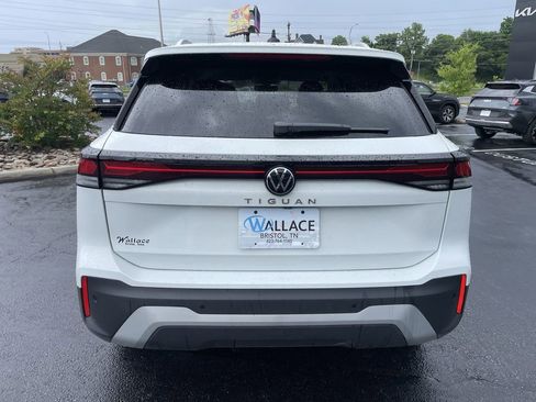 Certified 2025 Volkswagen Tiguan S FWD image 5