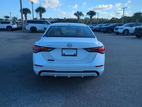 New 2025 Nissan Sentra SV w/ SV Premium Package FWD image 6