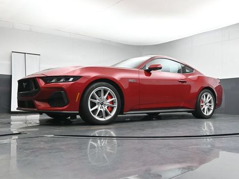 Used 2024 Ford Mustang GT Premium RWD image 23