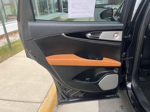 Used 2023 Lincoln Nautilus Black Label w/ Class II Trailer Tow Package image 18