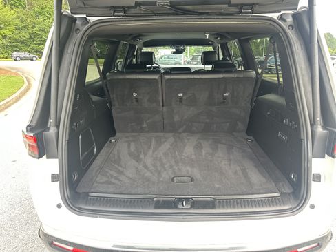 Used 2024 Jeep Wagoneer L Series II RWD image 18