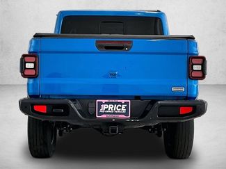 Used 2021 Jeep Gladiator Overland w/ Popular Equipment Package AWD/4WD video 4