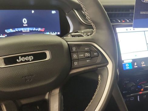 Used 2024 Jeep Grand Cherokee Limited AWD/4WD image 20