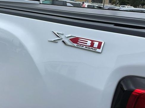 Used 2021 GMC Sierra 2500 SLT w/ SLT Convenience Package AWD/4WD image 32