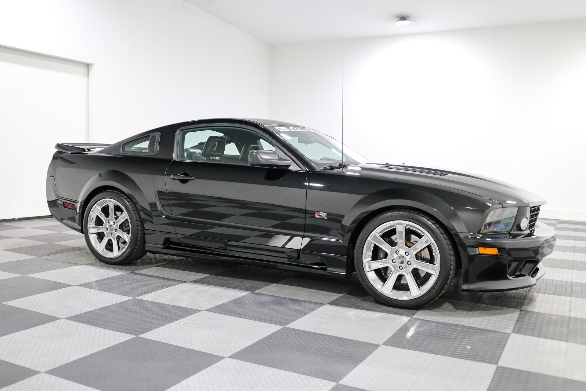 Used 2006 Ford Mustang GT RWD image 11