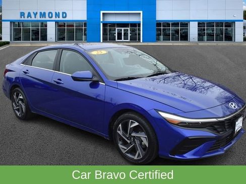 Used 2025 Hyundai Elantra SEL FWD image 1