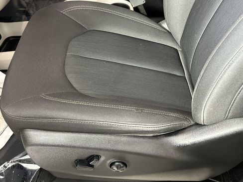 Used 2018 Chrysler Pacifica LX w/ Tire & Wheel Group image 16