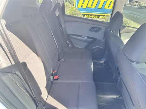 Used 2023 Nissan Rogue S image 16