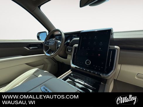 Used 2025 GMC Yukon Denali AWD/4WD image 15