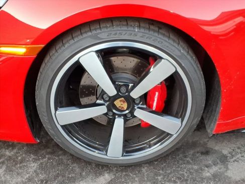 Used 2024 Porsche 911 Carrera 4S image 9