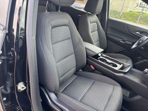 Used 2025 Chevrolet Equinox LT FWD image 36