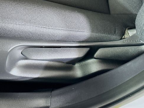 Used 2025 Toyota Corolla LE FWD image 13