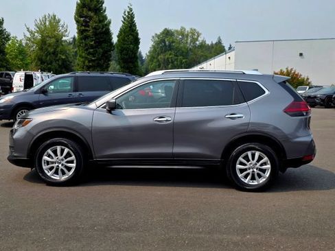 Used 2018 Nissan Rogue SV w/ Premium Package AWD/4WD image 4